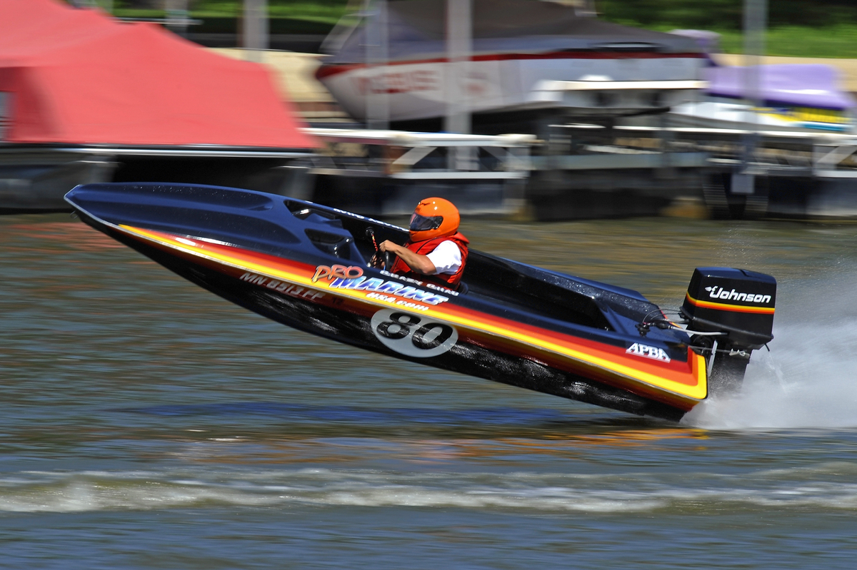 Outboard Boat Racing