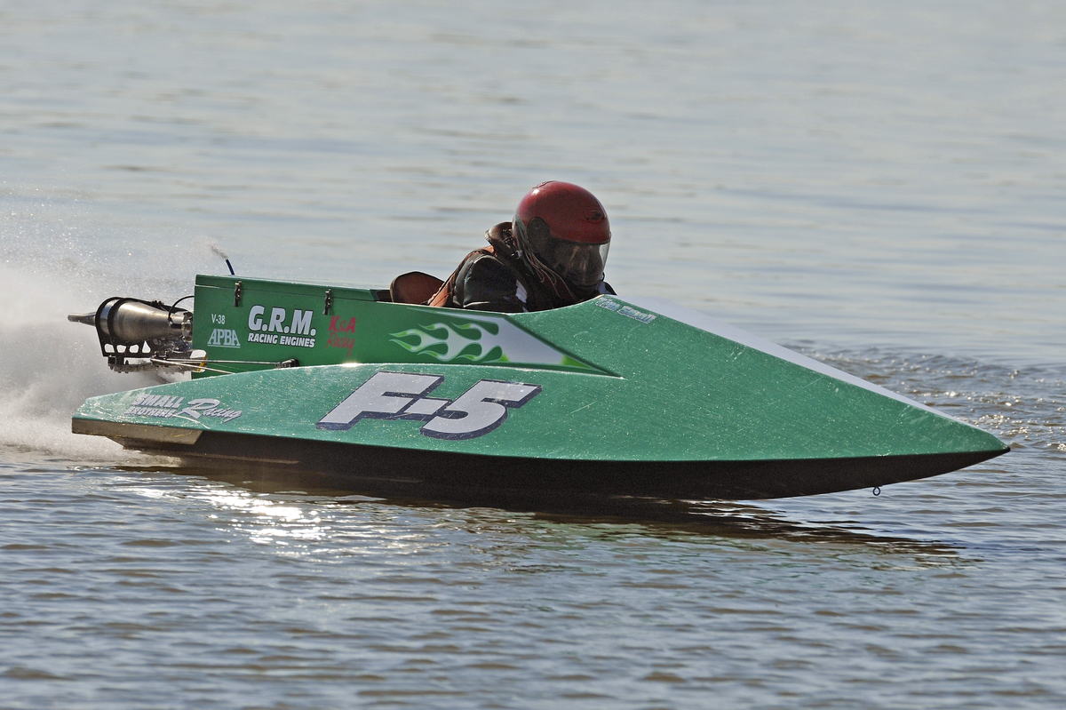Outboard Powerboat Racing