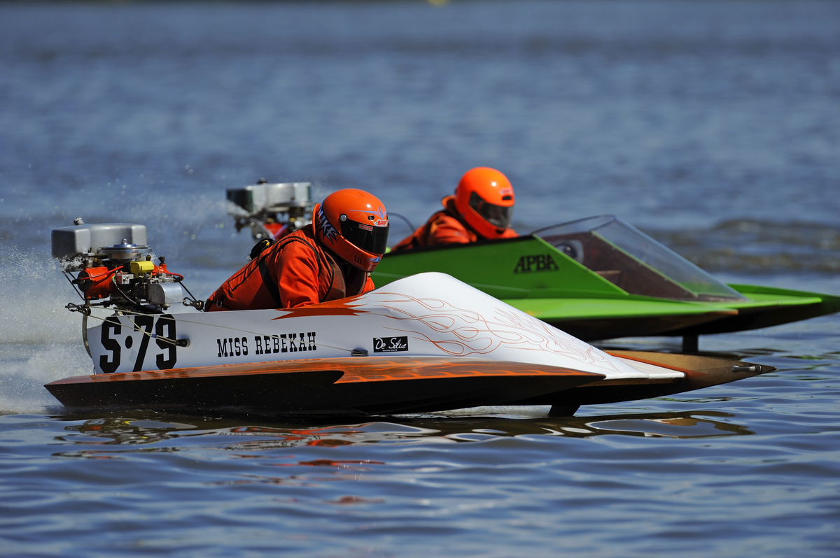 Outboard Boat Race