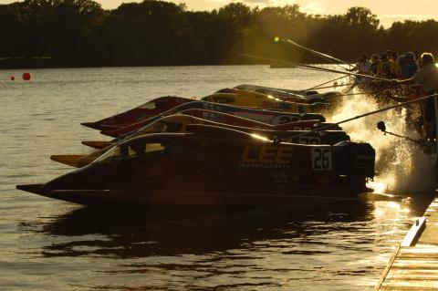 Champ Boat Racing